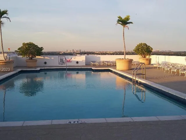 1830 Radius Dr # 320, Hollywood FL 33020