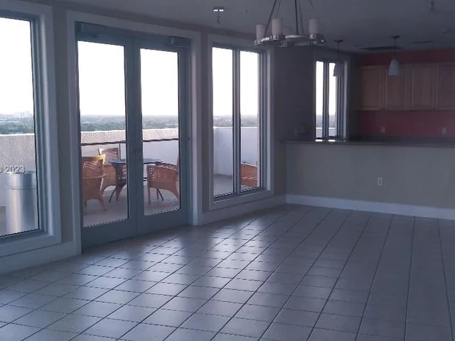 1830 Radius Dr # 320, Hollywood FL 33020