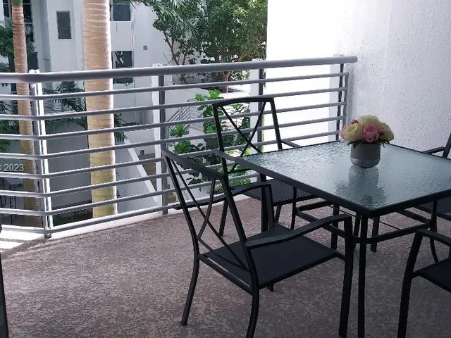 1830 Radius Dr # 320, Hollywood FL 33020