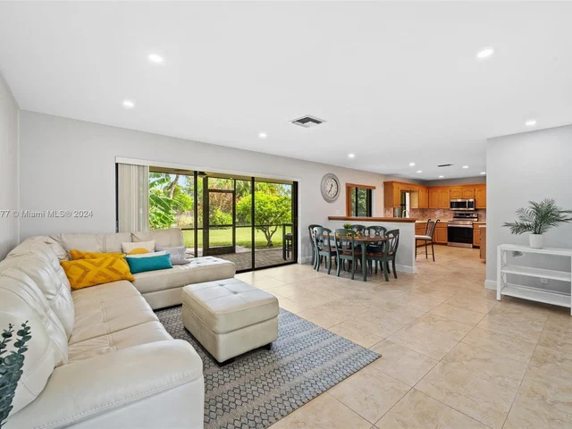 12223 NW 31st Dr, Coral Springs FL 33065