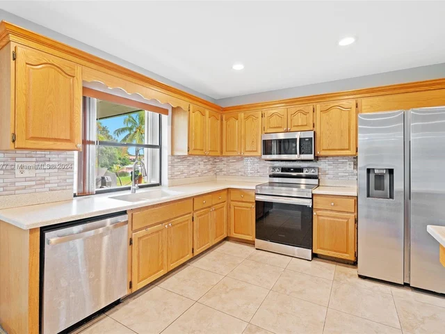 12223 NW 31st Dr, Coral Springs FL 33065