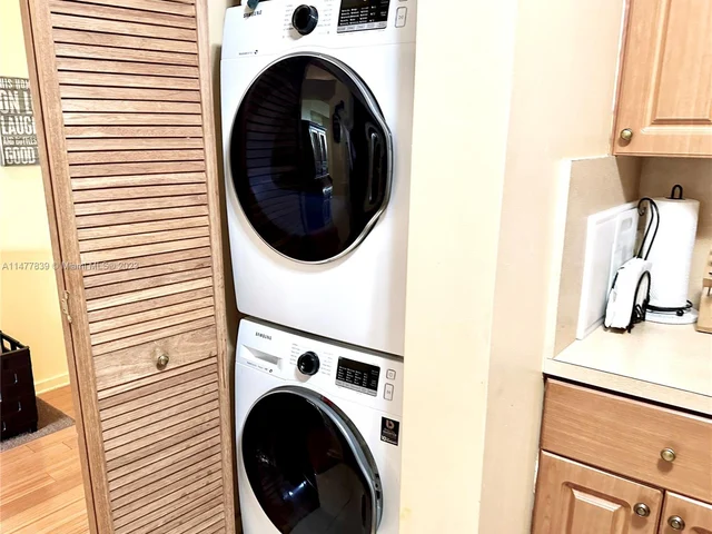 55 Ocean Lane Dr # 3025, Key Biscayne FL 33149