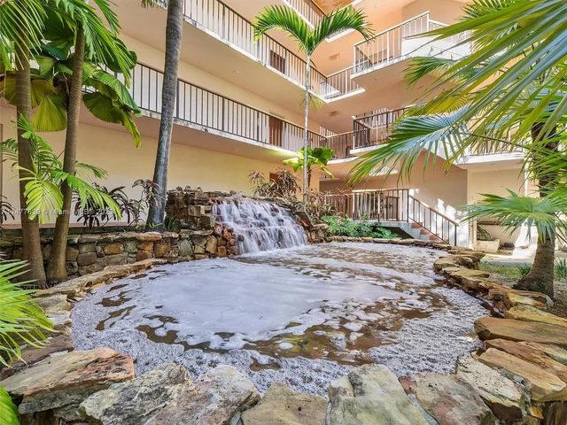 55 Ocean Lane Dr # 3025, Key Biscayne FL 33149