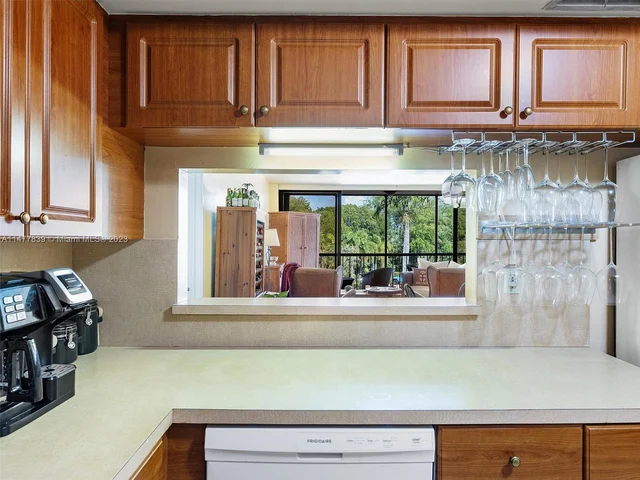 55 Ocean Lane Dr # 3025, Key Biscayne FL 33149