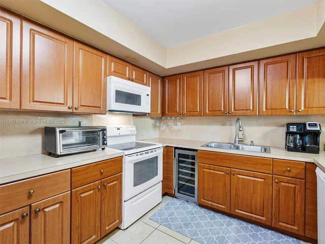 55 Ocean Lane Dr # 3025, Key Biscayne FL 33149