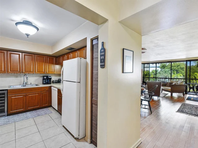 55 Ocean Lane Dr # 3025, Key Biscayne FL 33149