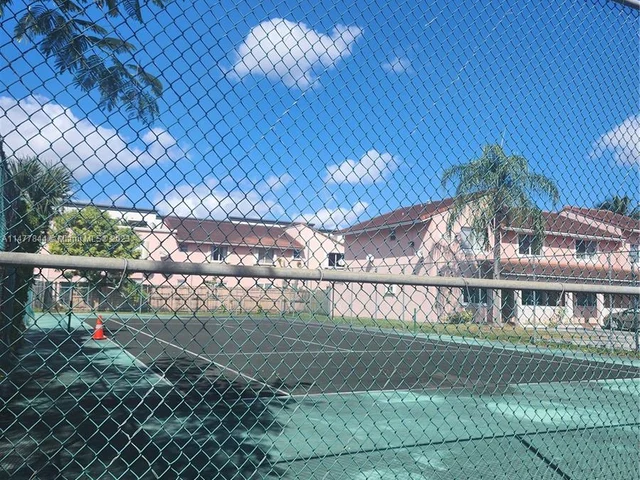 8005 Lake Dr # 201, Doral FL 33166