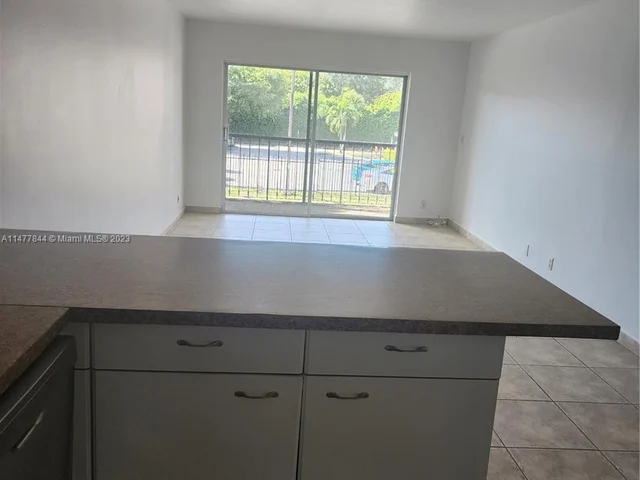 8005 Lake Dr # 201, Doral FL 33166