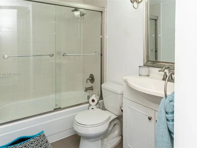 2150 Sans Souci Blvd # B605, North Miami FL 33181