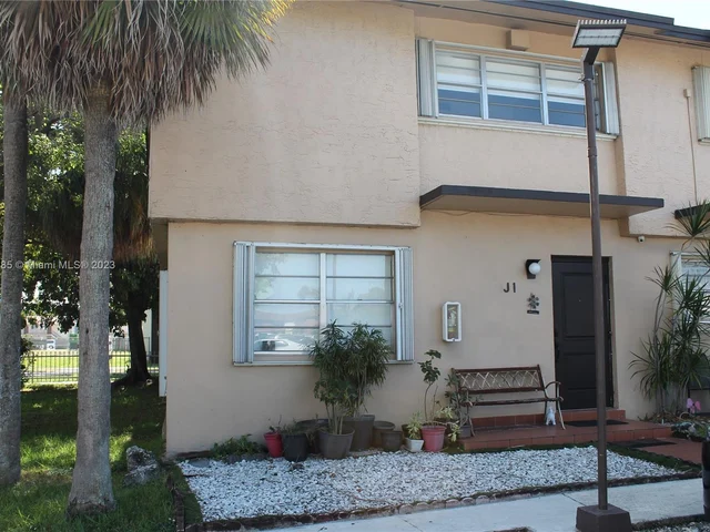 130 SW 108th Ave # J1, Sweetwater FL 33174