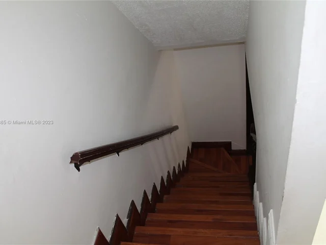 130 SW 108th Ave # J1, Sweetwater FL 33174