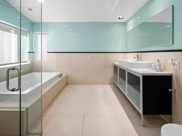 1500 NE 13th Ave, Miami FL 33139