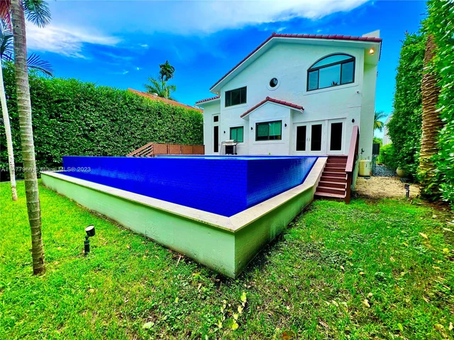 1500 NE 13th Ave, Miami FL 33139