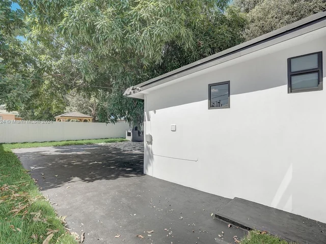 4212 NW 3rd Ave, Miami FL 33127