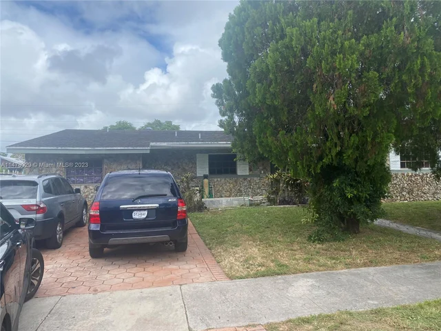 321 NE 180th Dr, North Miami Beach FL 33162