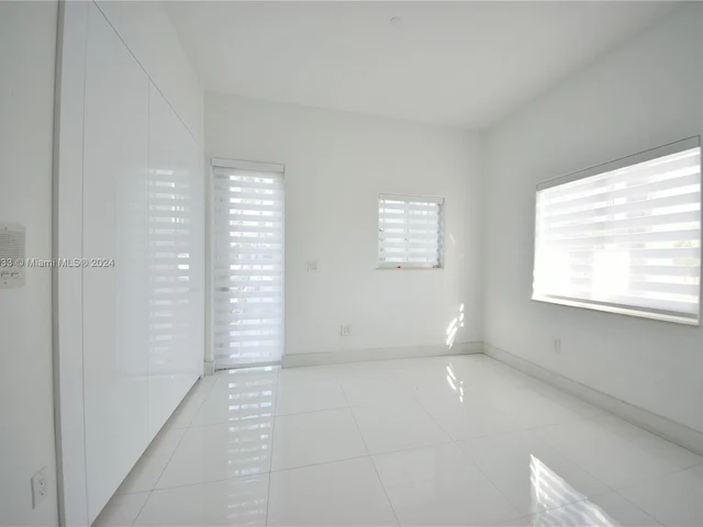 10287 NW 135th St, Hialeah Gardens FL 33018