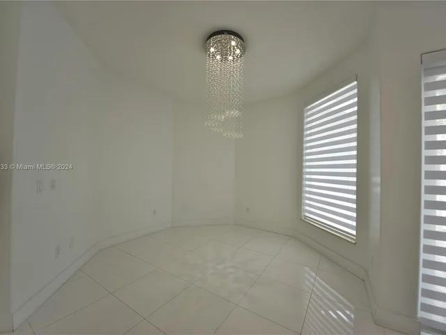 10287 NW 135th St, Hialeah Gardens FL 33018