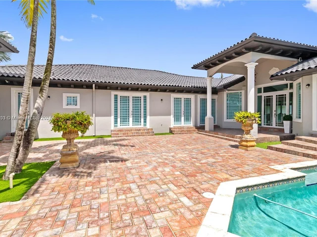 10287 NW 135th St, Hialeah Gardens FL 33018