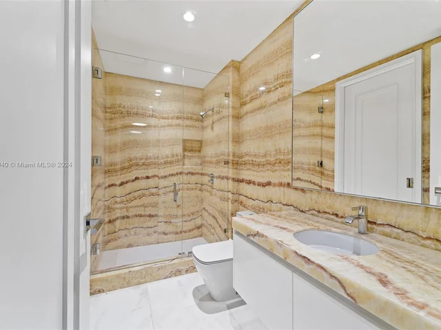 17901 Collins Ave, Sunny Isles Beach FL 33160