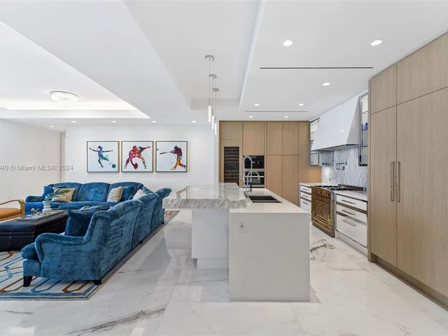 17901 Collins Ave, Sunny Isles Beach FL 33160