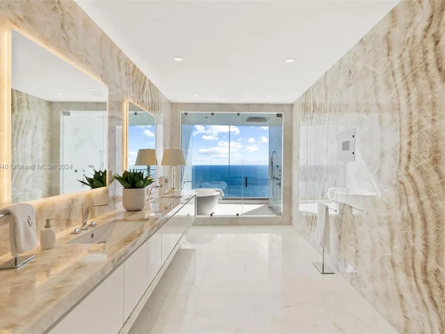 17901 Collins Ave, Sunny Isles Beach FL 33160