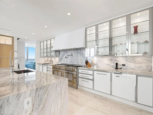 17901 Collins Ave, Sunny Isles Beach FL 33160