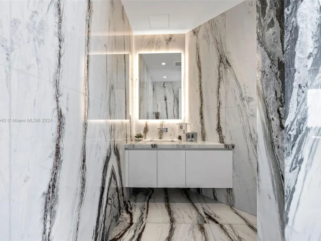 17901 Collins Ave, Sunny Isles Beach FL 33160