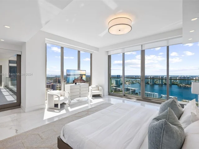 17901 Collins Ave, Sunny Isles Beach FL 33160