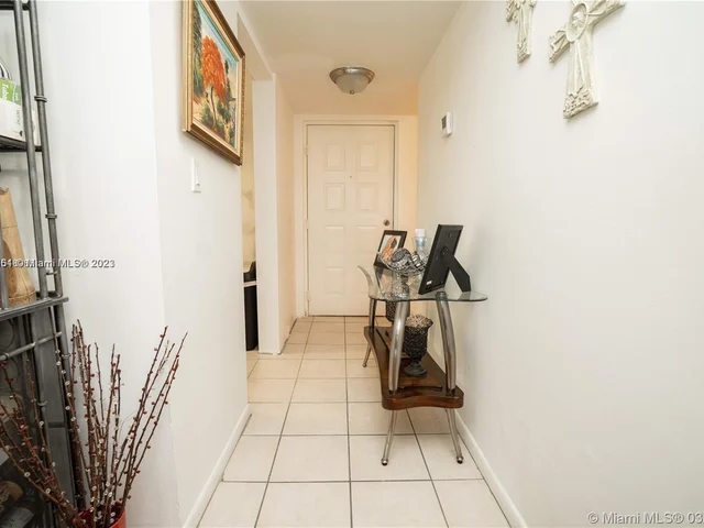 721 N Pine Island Rd # 417, Plantation FL 33324