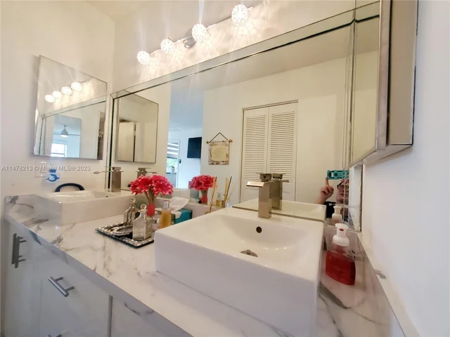 10400 NW 30th Ct # 202, Sunrise FL 33322