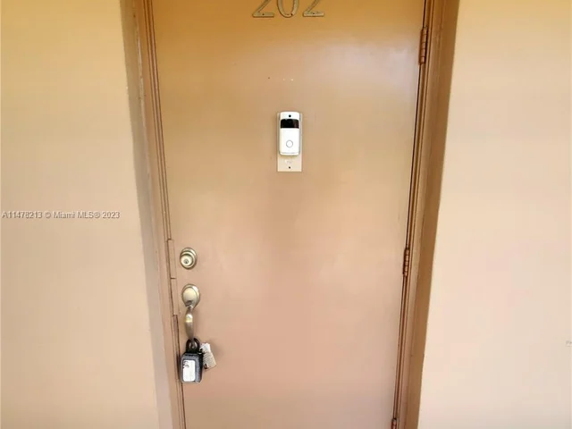 10400 NW 30th Ct # 202, Sunrise FL 33322