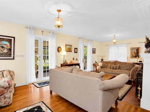 2618 Alhambra Cir, Coral Gables FL 33134