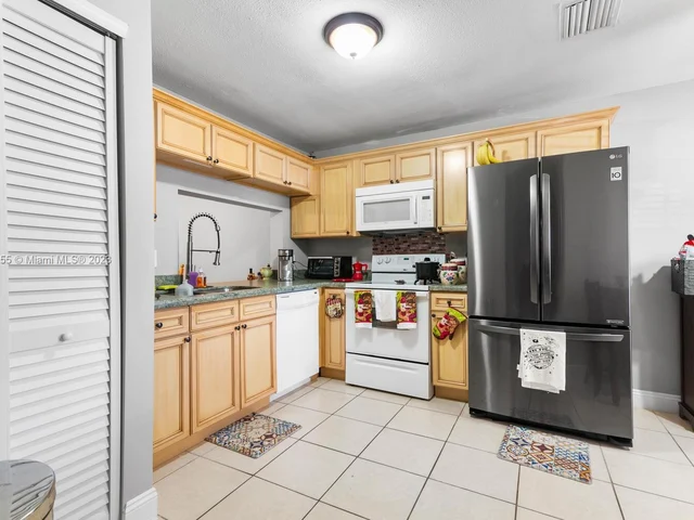 808 Nantucket Cir # 0, Lake Worth FL 33467