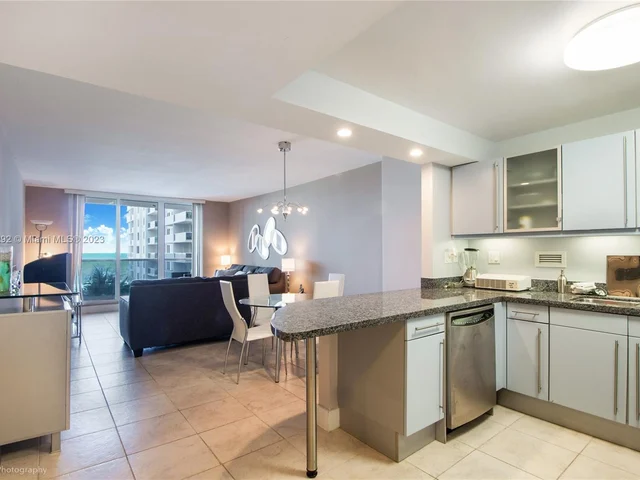 2301 Collins Ave # 825, Miami Beach FL 33139