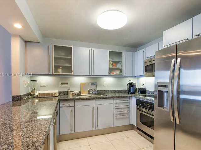 2301 Collins Ave # 825, Miami Beach FL 33139