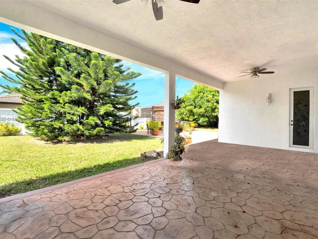 20680 SW 132nd Ave, Miami FL 33177