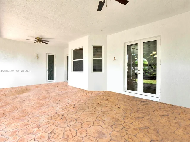 20680 SW 132nd Ave, Miami FL 33177