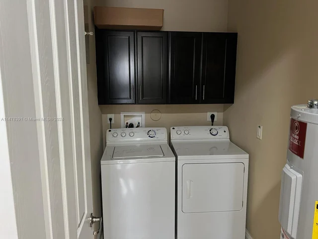 9895 NW 89th Ter, Doral FL 33178