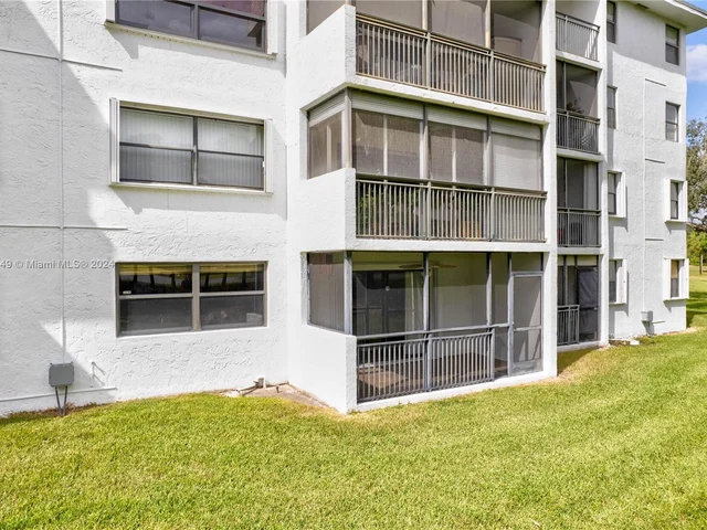 16171 Blatt Blvd # 108, Weston FL 33326