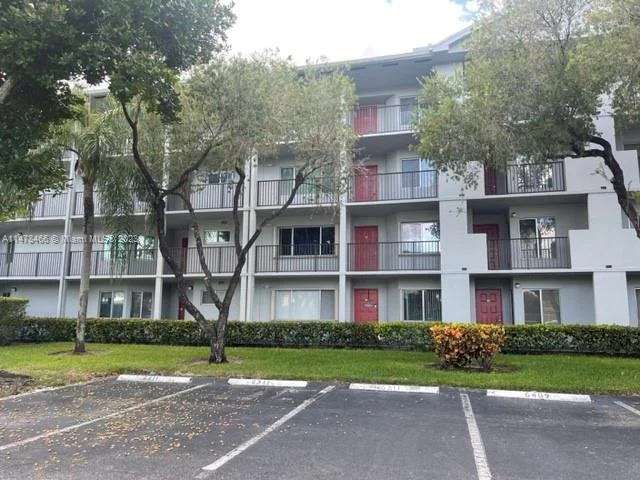 800 SW 137th Ave # 209G, Pembroke Pines FL 33027