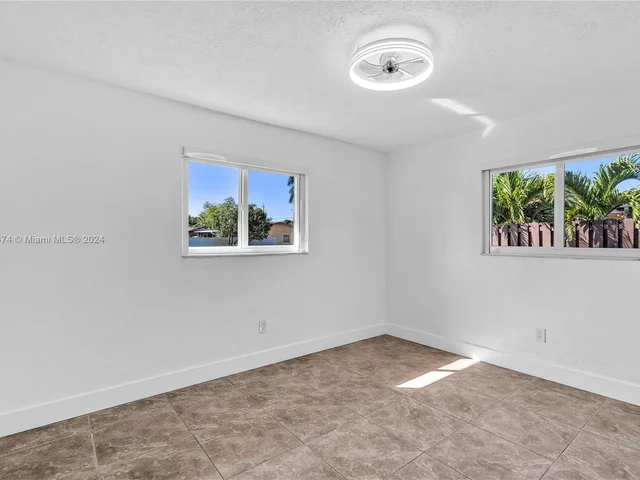 6475 SW 3rd Ct, Margate FL 33068