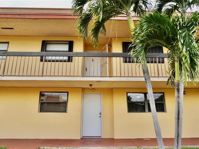 8879 Fontainebleau Blvd # 104, Miami FL 33172