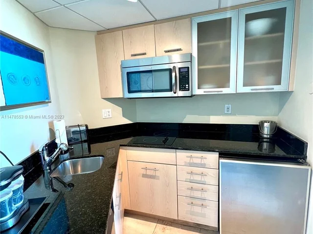 2670 E Sunrise Blvd # 1411, Fort Lauderdale FL 33304