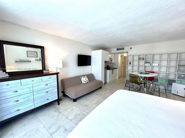 19201 Collins Ave # 1102, Sunny Isles Beach FL 33160