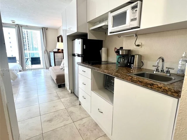 19201 Collins Ave # 1102, Sunny Isles Beach FL 33160