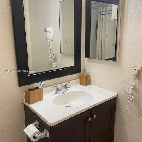 19201 Collins Ave # 1102, Sunny Isles Beach FL 33160