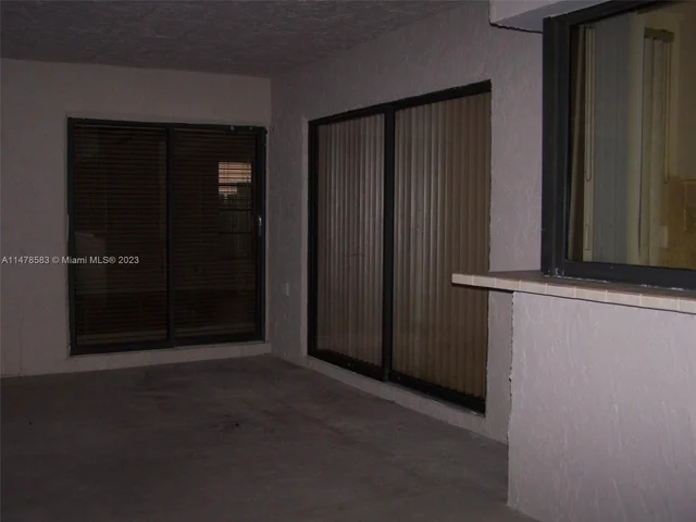 10305 NW 7th Ct, Plantation FL 33324