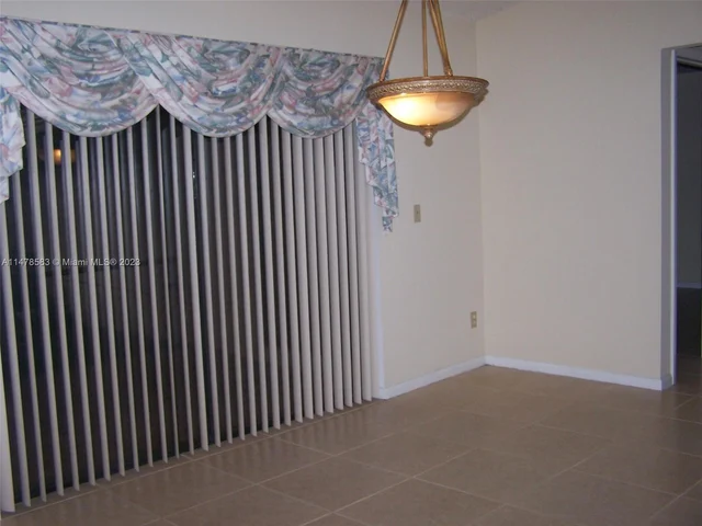 10305 NW 7th Ct, Plantation FL 33324