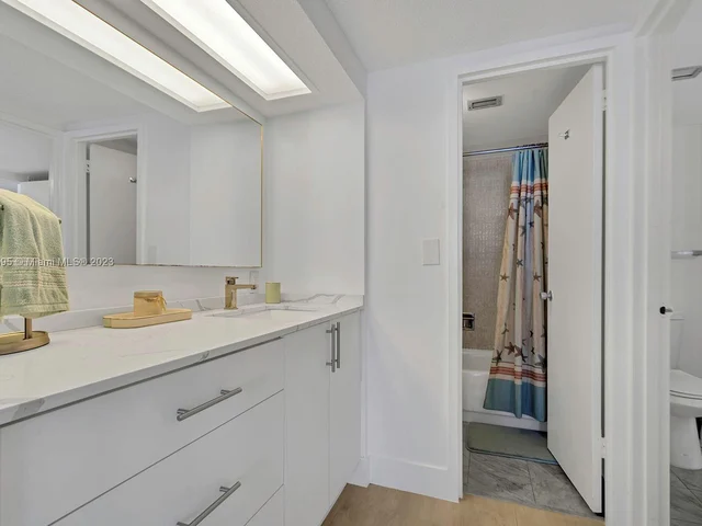 5701 Collins Ave # 611, Miami Beach FL 33140