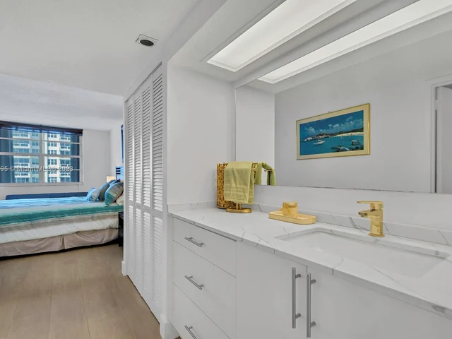 5701 Collins Ave # 611, Miami Beach FL 33140